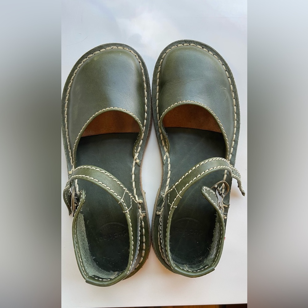Duckfeet Green Learher Shoe.